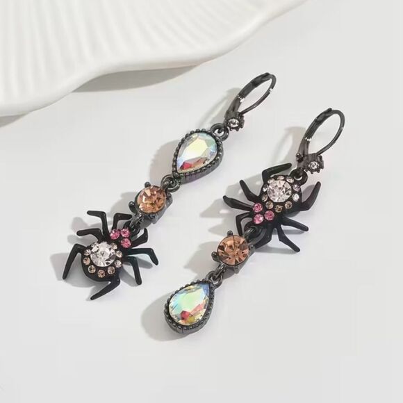 🕷️ Betsey Johnson Mismatched Black and Pink Dangle Spider Earrings 🕷️ - Picture 5 of 11